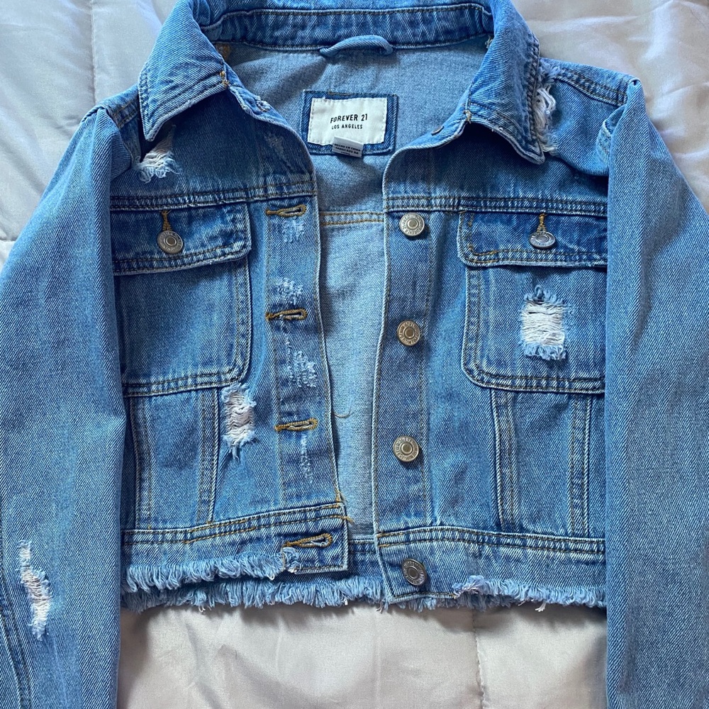Forever 21 distressed cropped denim jacket